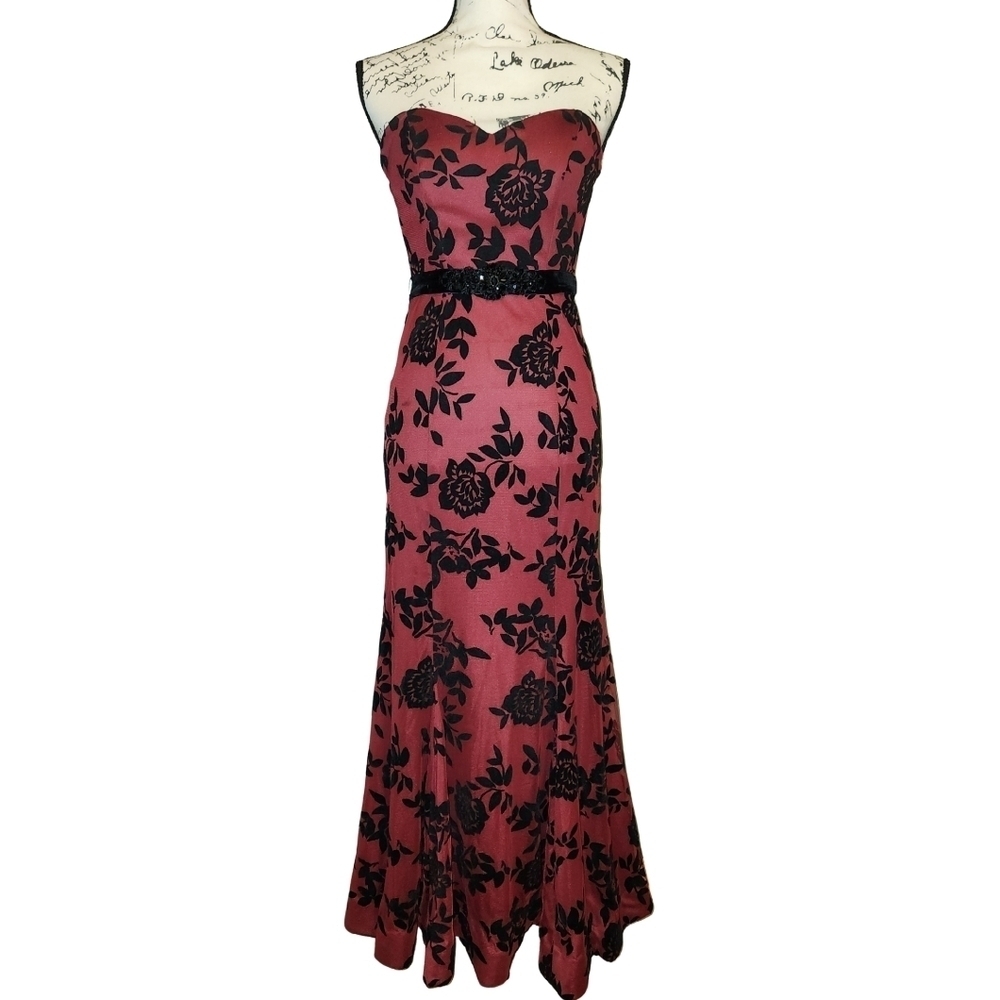B. Darlin Strapless Burgundy Floral Dress - Picture 4 of 11